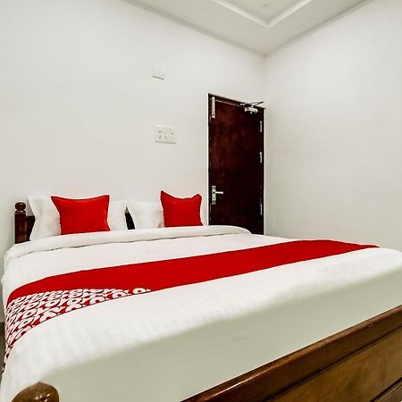 Oyo 70841 Hotel Anjali Residency Velur Екстер'єр фото