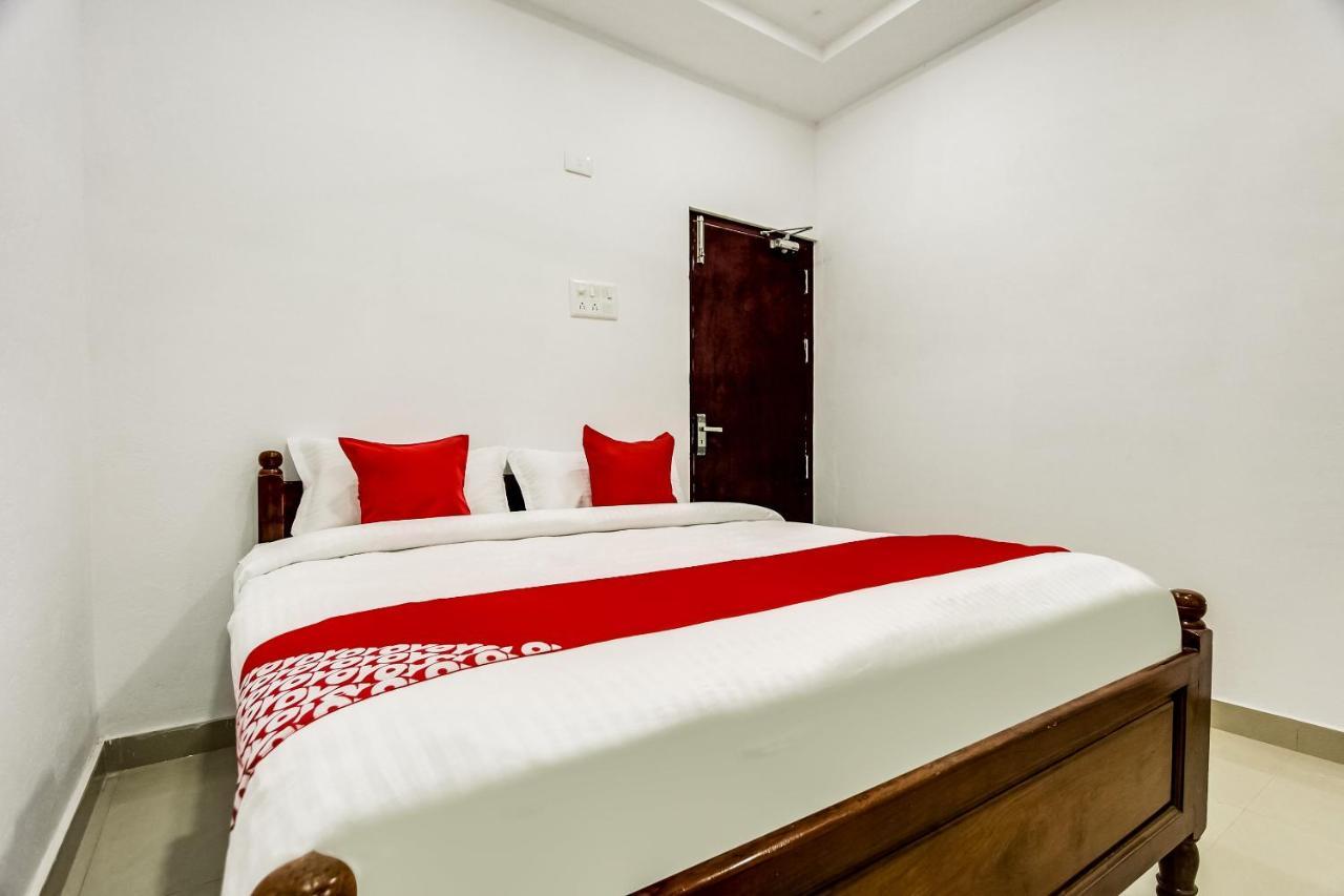 Oyo 70841 Hotel Anjali Residency Velur Екстер'єр фото