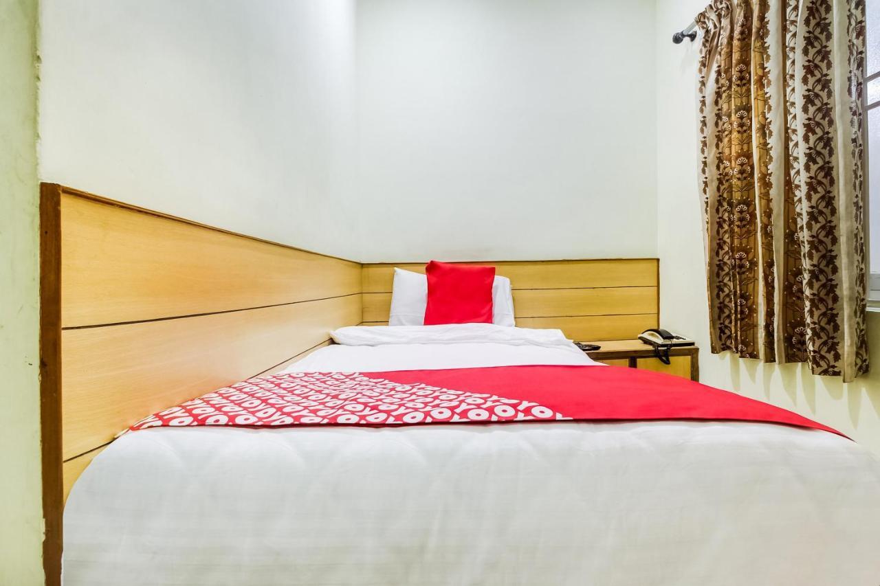 Oyo 70841 Hotel Anjali Residency Velur Екстер'єр фото